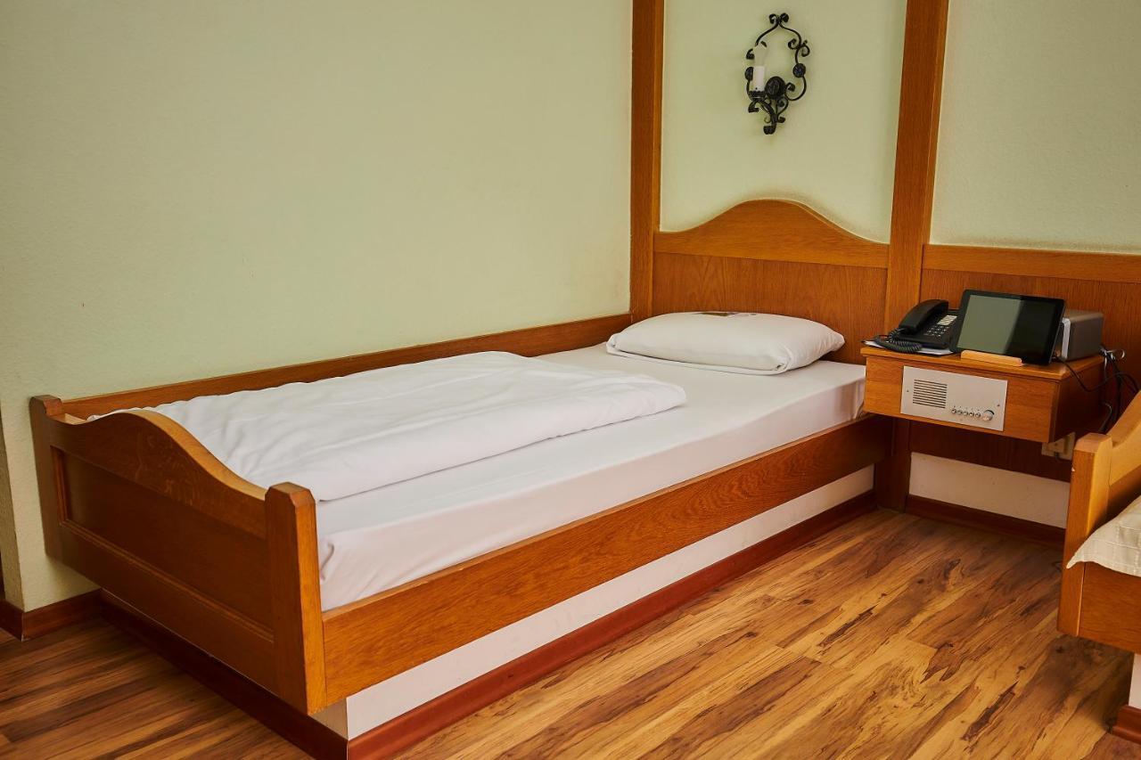 Flair-Hotel Zum Benediktiner Шварцах-ам-Майн Экстерьер фото