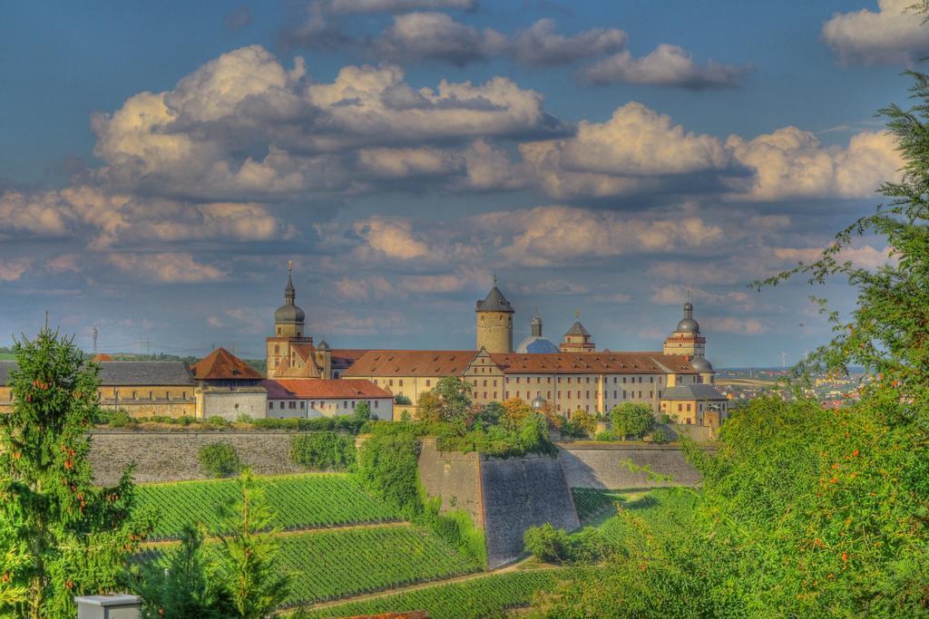 Flair-Hotel Zum Benediktiner Шварцах-ам-Майн Экстерьер фото