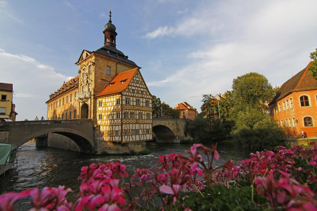 Flair-Hotel Zum Benediktiner Шварцах-ам-Майн Экстерьер фото